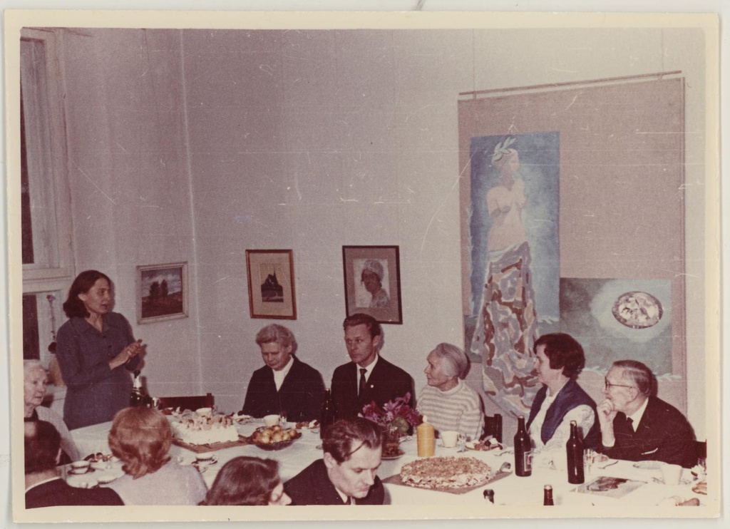 Direktor Vaike Tiigi 50-aasta juubeli tähistamine 6.detsembril (tegelikult 22.november) 1971. Direktori asetäitja teaduslikul alal Eha Ratniku sõnavõtt
