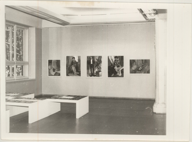 Vanade Tartu kunstikooli õpilastööde näitusele.