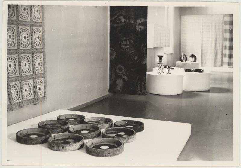 Vaade Tartu tarbekunstinäitusele dets. 1975 - jaan. 1976.