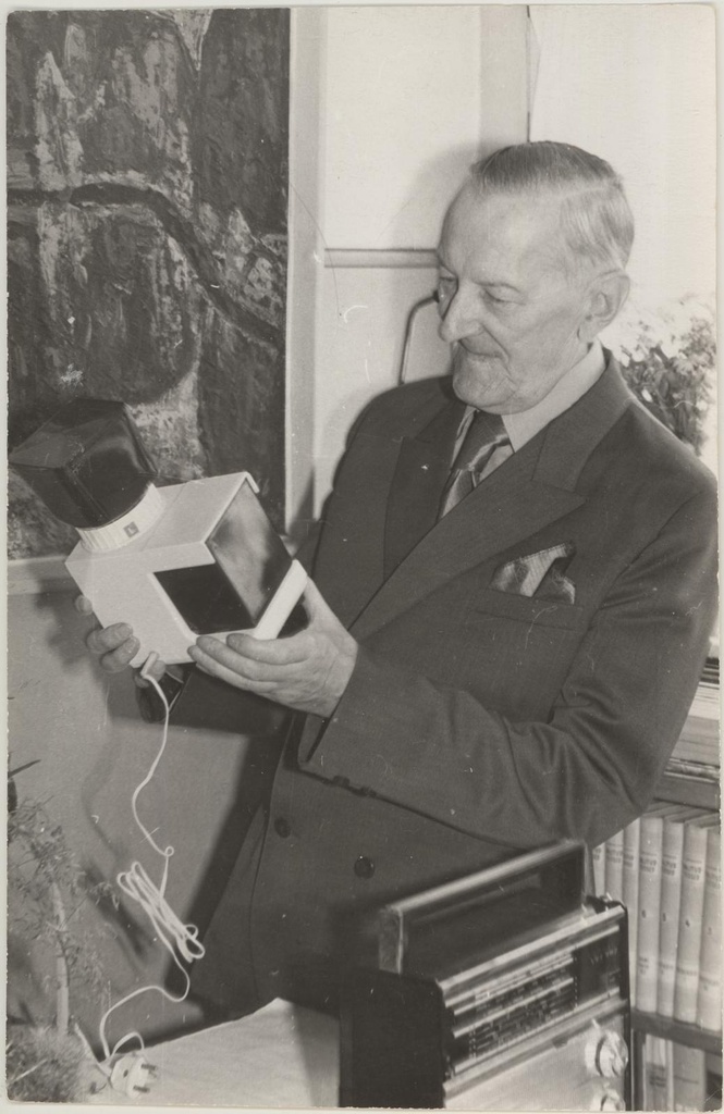 V. Erm oma kodus 1975.a. mais