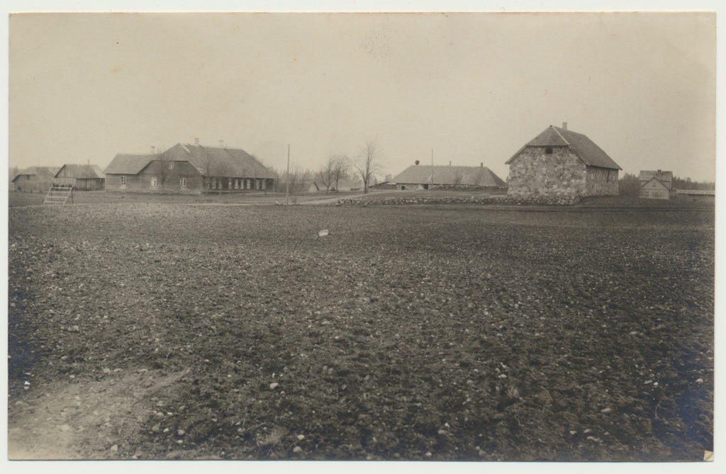 foto, Uue-Võidu v  par. magasiait seltsimajana, vas koolihoone u 1932