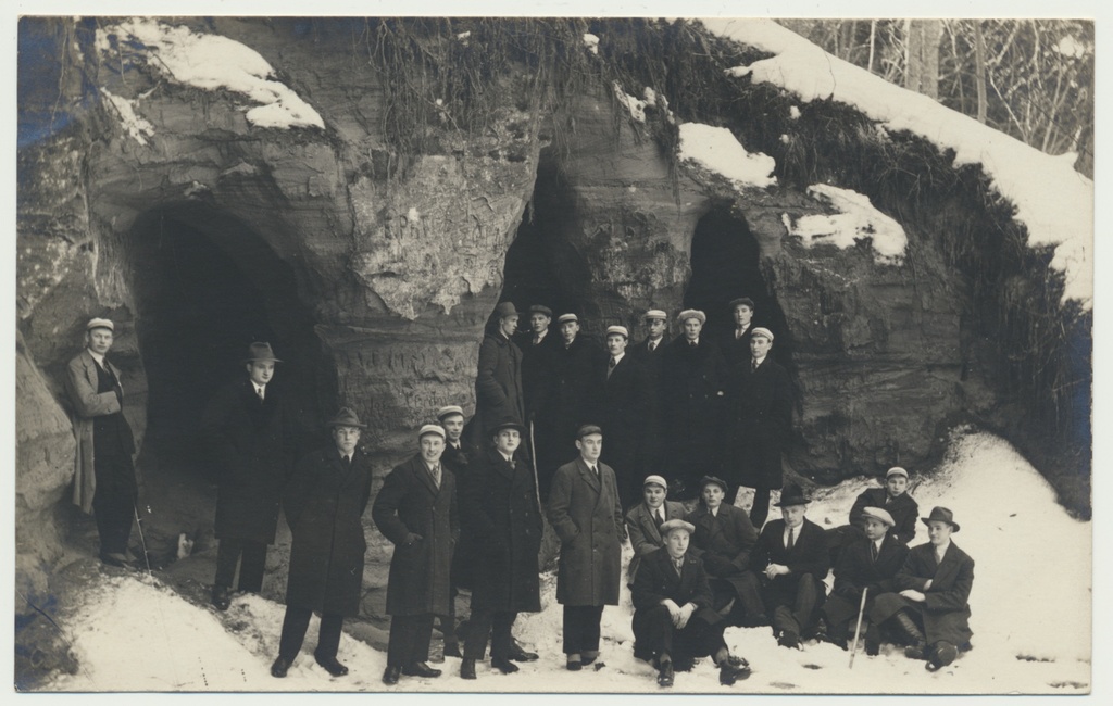 foto, Õisu Piimanduskooli õpilased "Õisu põrgus" 17.III 1929