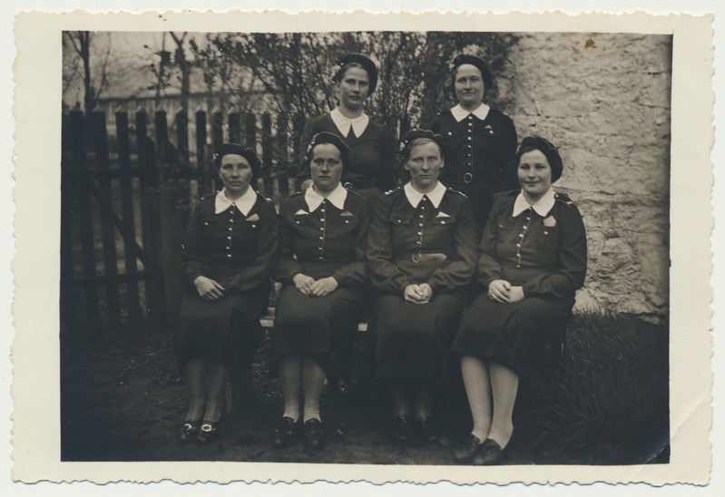 foto, Põltsamaa v. VTÜ  Adavere kompanii naisrühma pealikud, 1940