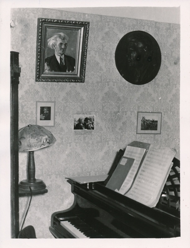 foto, Tartu, helilooja Juhan Simmi maja, sisevaade, 1959