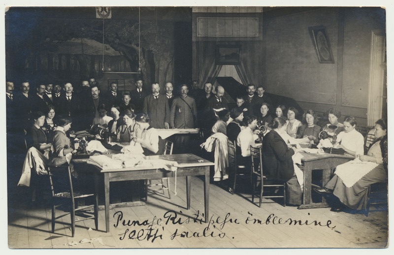 foto, Viljandimaa, Suure-Jaani, Punane Rist, pesu õmblemine sõjaväele, 1914
