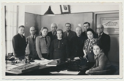 foto, Viljandi Tuletikuvabrik, töötajad, aprill 1945  duplicate photo