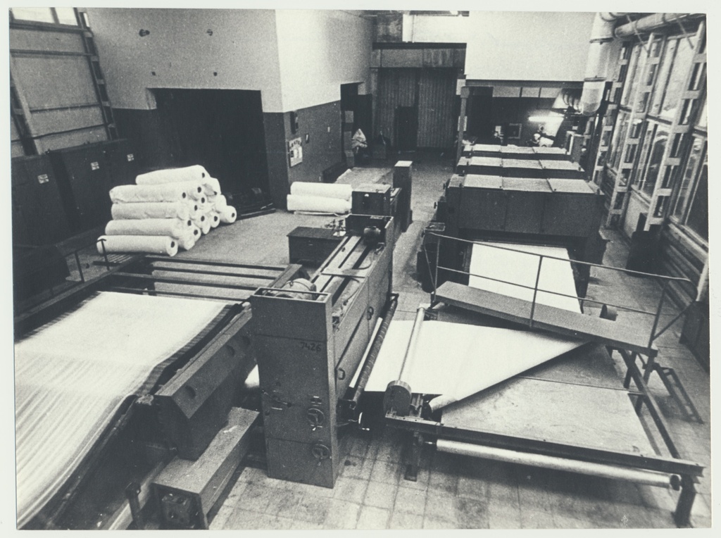 foto, Viljandi, Tallinna Laustekstiili Teadus- ja Tootmiskoondise Mistra Viljandi Eksperimentaalvabrik, sisevaade, 1983