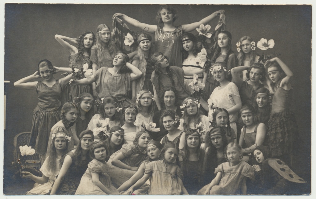 foto, Viljandi Linna Tütarlaste gümnaasium, grupp, esinejad, 1924