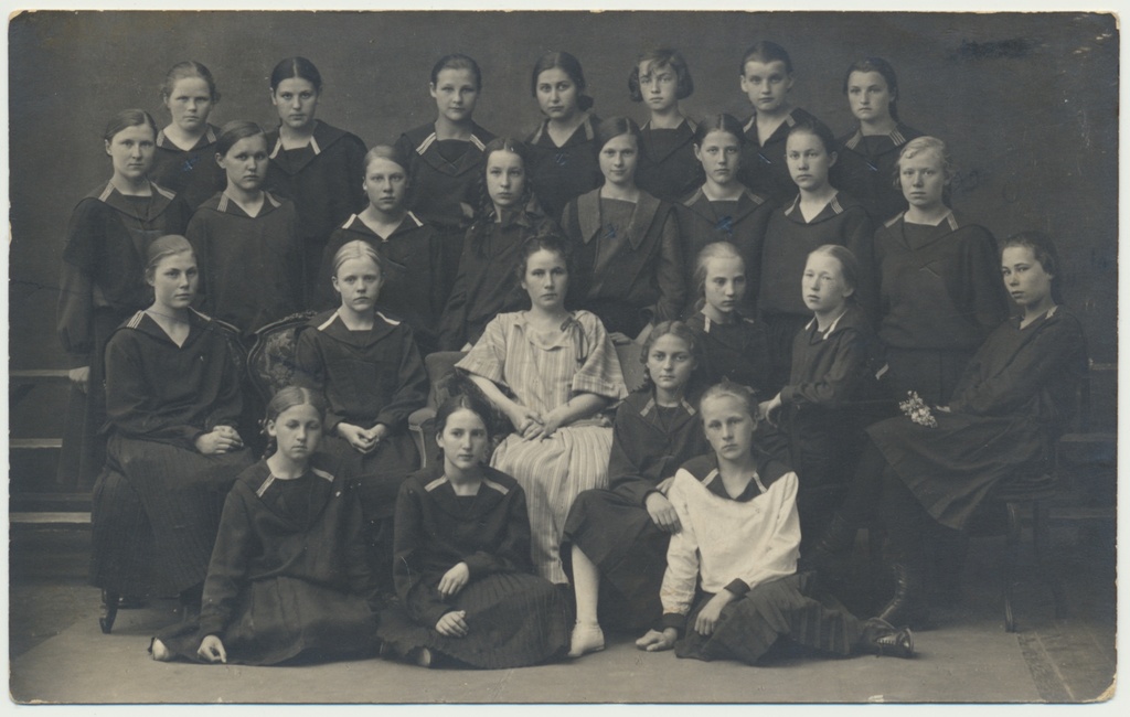 foto, Viljandi Eesti Haridusseltsi gümnaasium, grupp, ka Elma Riet, u 1920