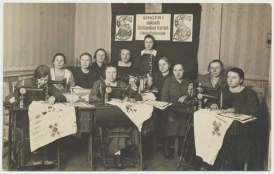 foto, Singeri ilutikandi kursus, u 1930, Abja, foto J. Kuisk  duplicate photo