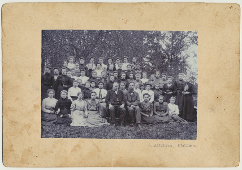 foto, Paistu tütarlaste kihelkonnakool, õpetajad J.Bergmann, A.Tilzen, u 1900, foto A. Kitzberg