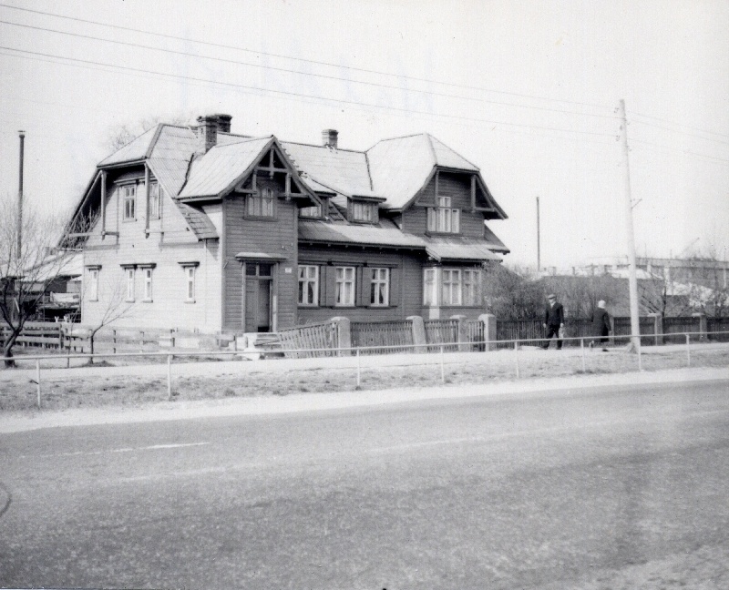 Waldhofi factory workshops in Pärnu Papiniidu