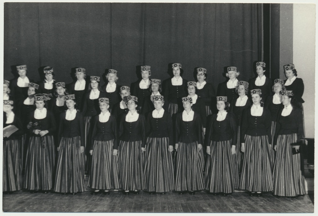 foto, Viljandi, Läti naiskoor Sakta, esinemine, u 1980