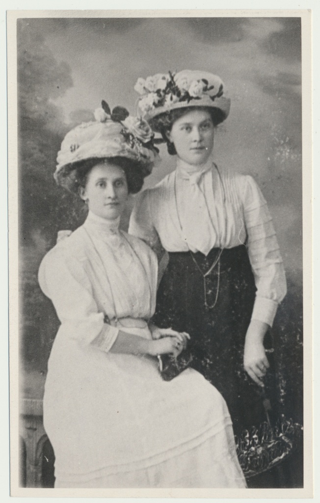 fotokoopia, Viljandimaa, Holstre, Jüri Matsi tütred Kadri ja Mall, u 1913