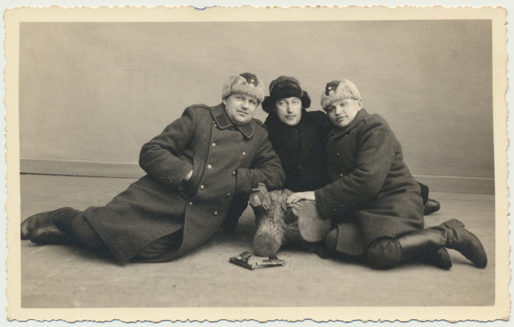 foto, Viljandimaa, Tarvastu, 3 metsavahti, sh J. Missik, u 1930, foto E. Ilves