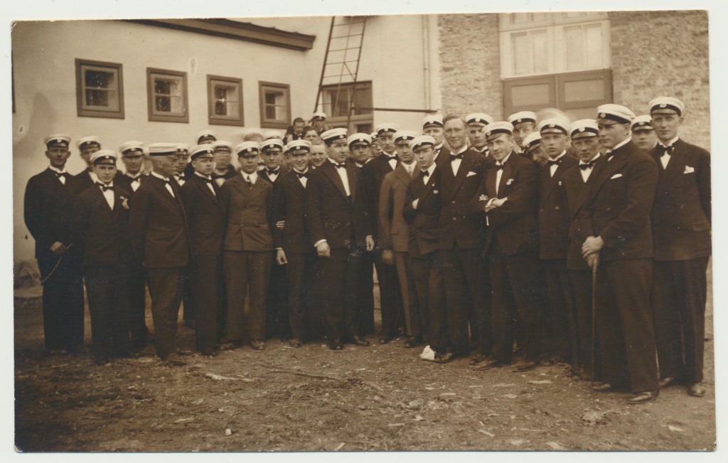 foto, Viljandi Helikunsti Seltsi meeskoor, Põltsamaal, 1931