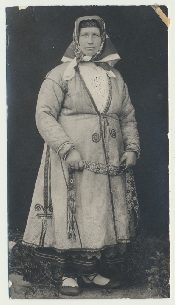 foto, Viljandimaa, rahvariided, Holstre, naine, vammus, u 1925
