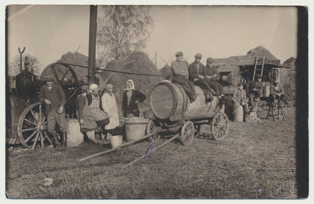foto, Viljandimaa, Lalsi küla, rehepeksumasin, u 1930