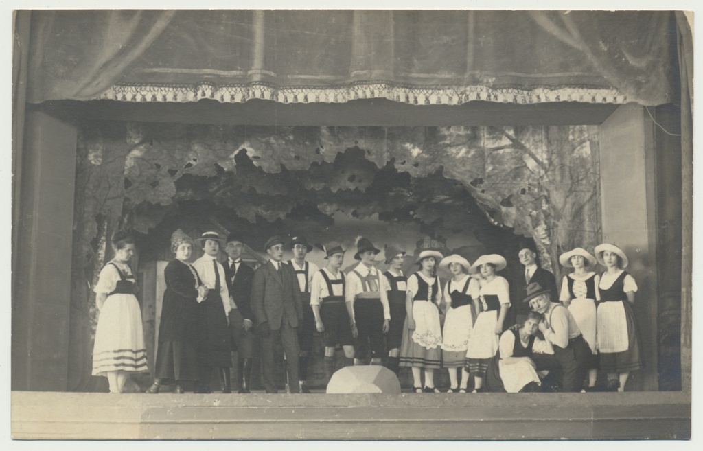foto, Viljandi, teater Ugala, operett "Viinamäe Liisi", u 1924, foto Allikas & Teng