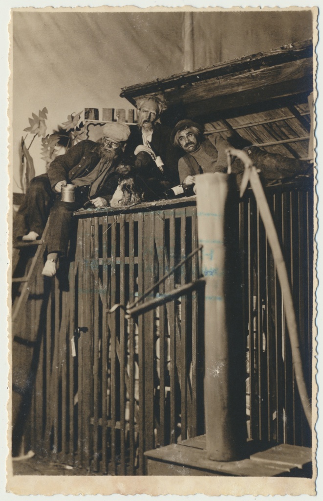foto, Viljandi, teater Ugala, etendus "Tagahoovis", u 1930, foto A. Järvekülg