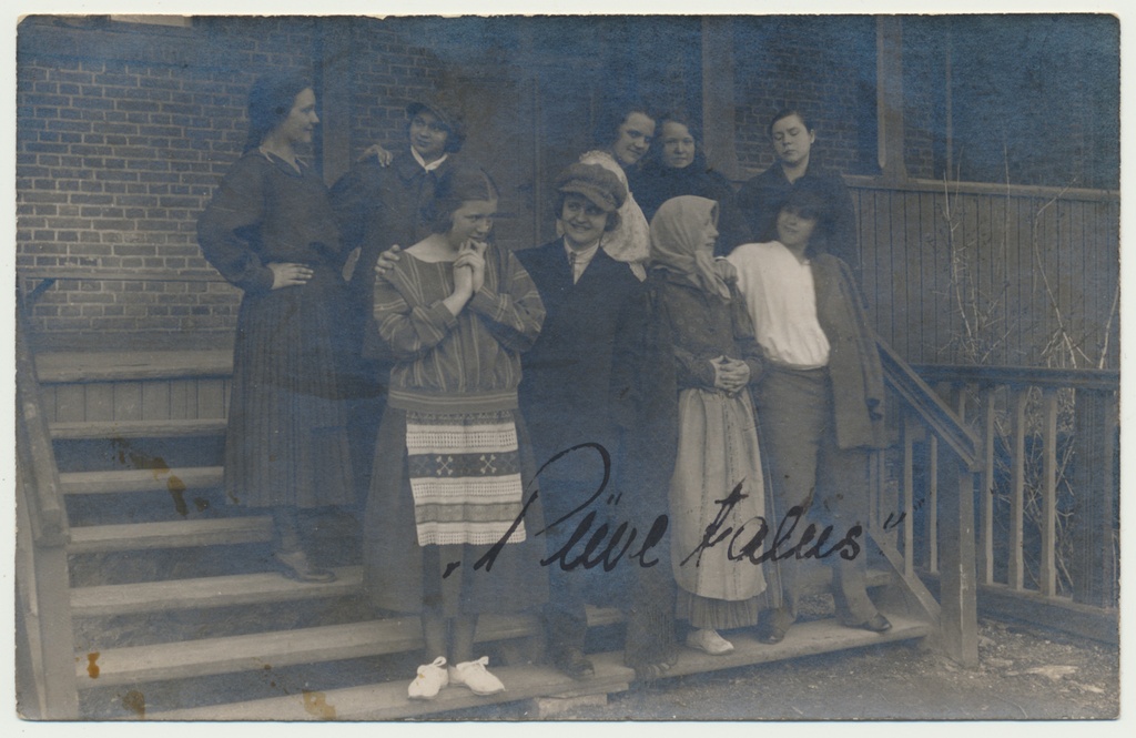 foto, Viljandi, gümnasistid?, etendus "Püve talu", u 1925?