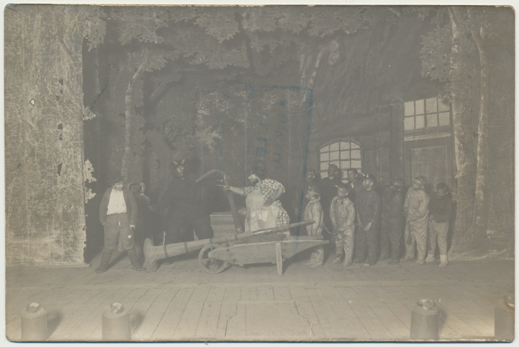 foto, Viljandi, teater Ugala, etendus "Kaval Ants ja Vanapagan", u 1925