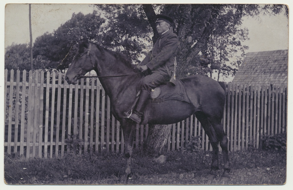 foto, Viljandimaa, Vässa talu, Märt Maaten hobusel, u 1915