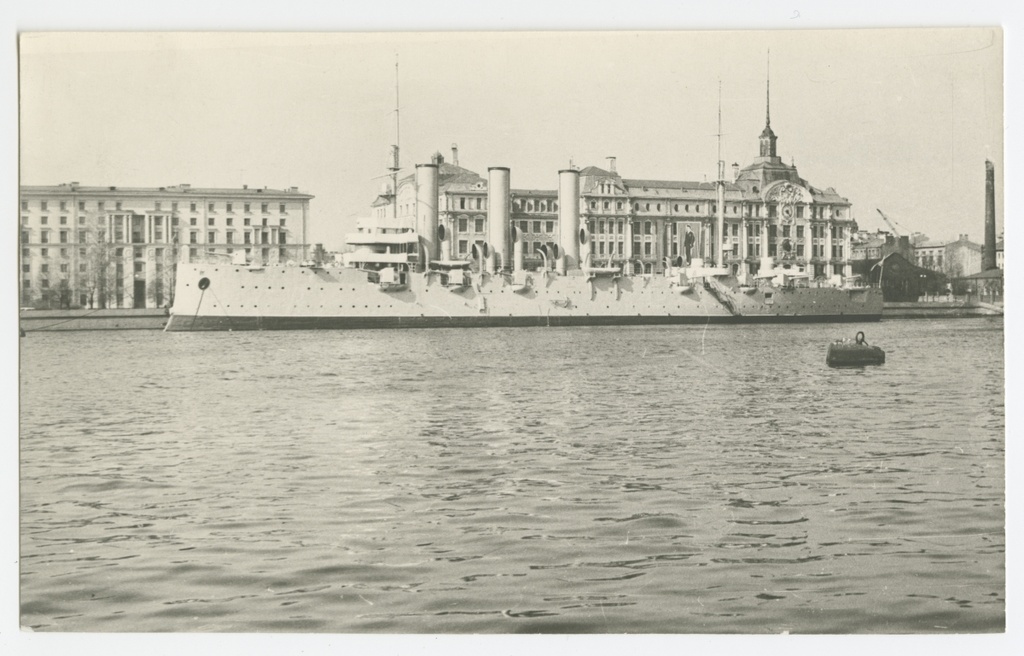 Crossroads "Aurora" in Leningrad on the river Neeva anchor