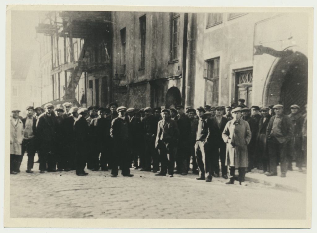 fotokoopia, Tallinn, tööta tööliste järjekord tööbörsi ees, 1919?