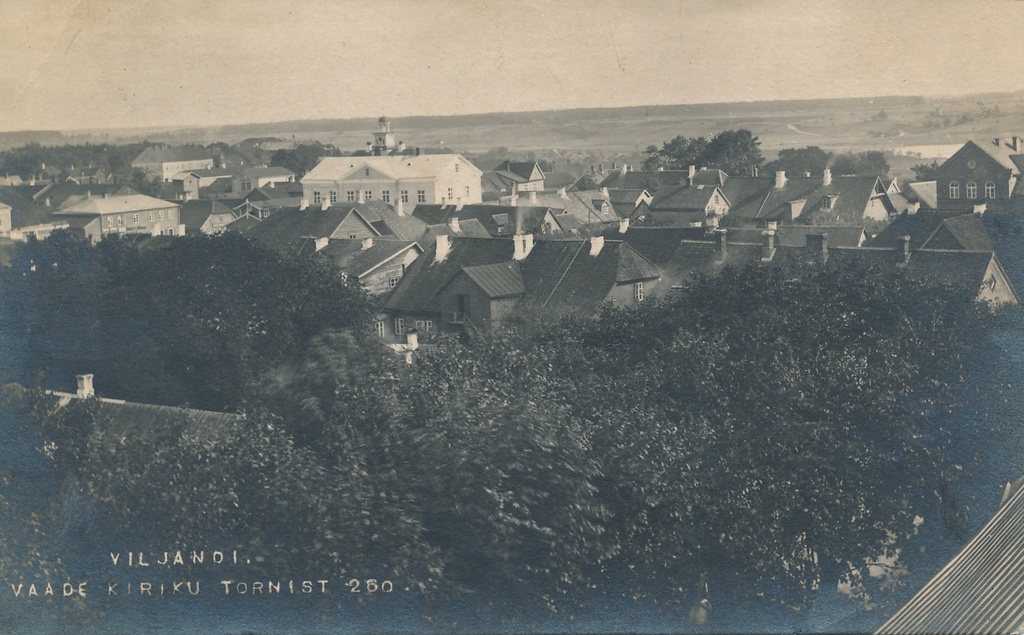 foto, Viljandi, vaade Jaani kiriku tornist raekoja poole,  1900ndad, foto J. Riet