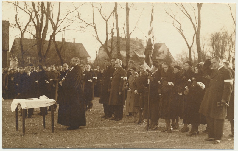 foto, Viljandi, Vabaduse plats, Sakalamaa vabadussõjalaste päev 13.11.1932, Sakalamaa Eesti vabadussõjalaste liidu lipu õnnistamine, pastor A. Westrén-Doll jt.
