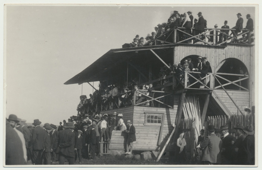 foto, Viljandi, Uus tn, hipodroom, publik vaateplatvormil, u 1910