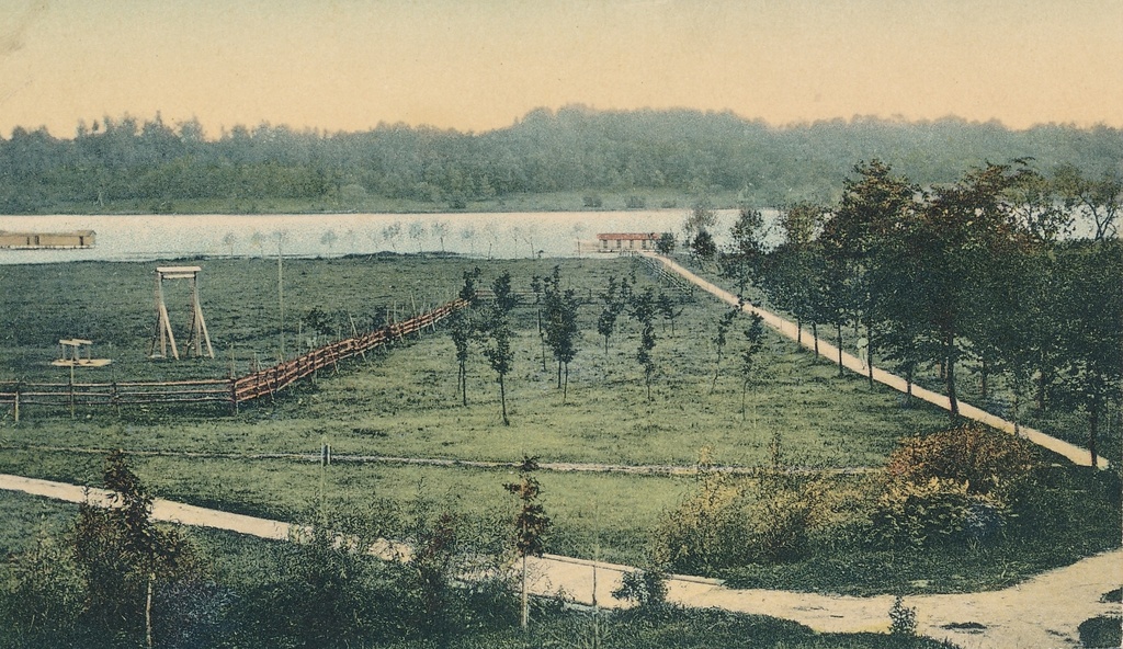 koloreeritud postkaart Viljandi järveäärne koppel, harjutusväljak, järv, supelmajad 1909