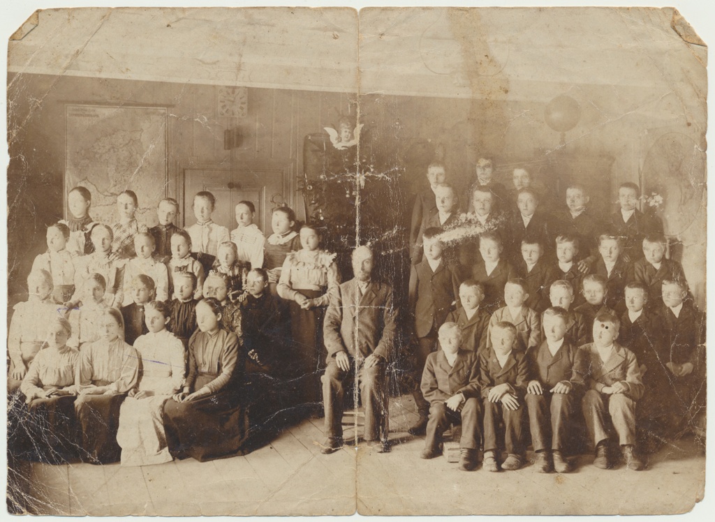 foto, Suure-Jaani kool, grupp klassiruum'is, u 1900
