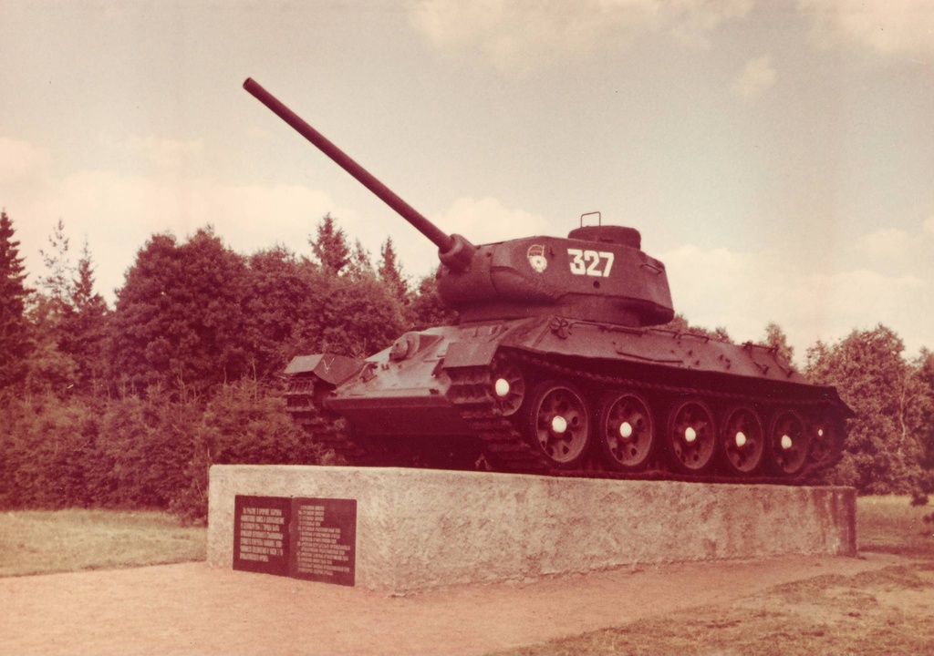 34 история победы. Т 34 75. Т-34 средний танк. Т 34 85. Т 34 Эстония.