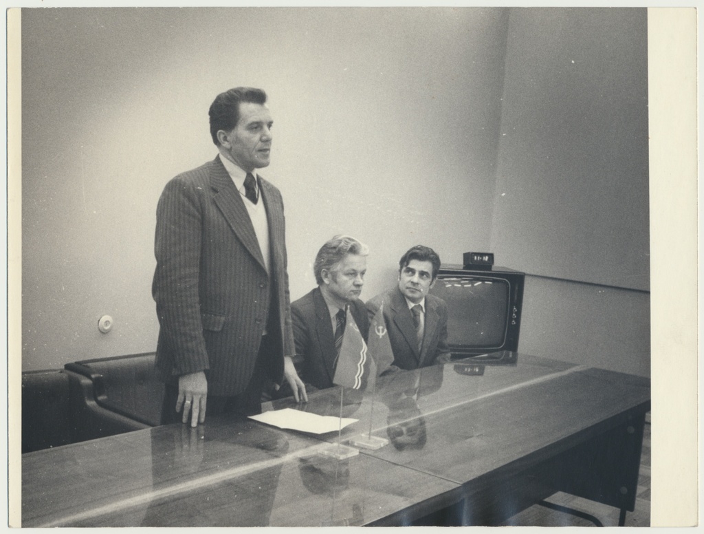 foto, Viljandi, parteitegelased Rein Elvak, Uno Veeperv, Vello Mäe, u 1982