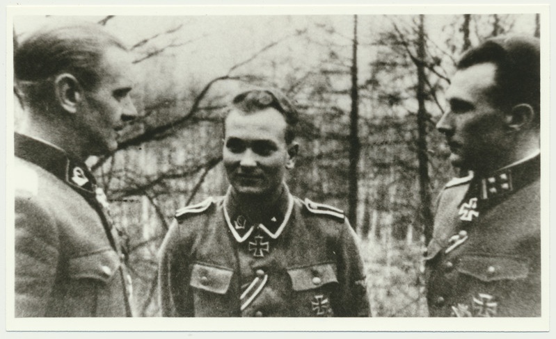 fotokoopia, Eesti, Raudrist'i Rüütlirist'i kandjad A. Rebane, H. Riipalu, H. Nugiseks, u 1944