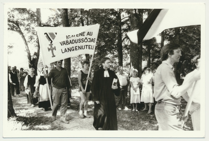 foto, Viljandimaa, Kõpu, Vabadussõja mälestussammas, taasavamine, 1989