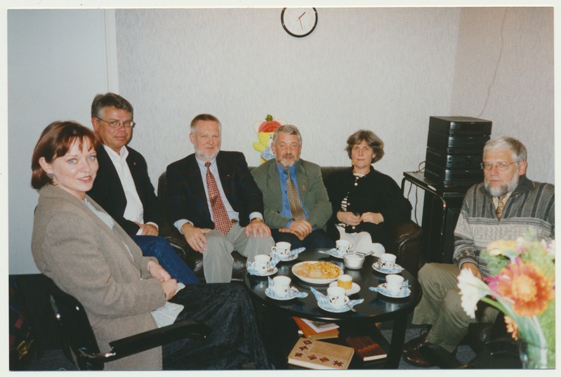 värvifoto, Viljandi Lasteabikeskuses, külas Rootsi Dalarna maakonna esindus, 1998 sügis