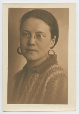 foto, Hilja Riet, rinnaportree, u 1930  duplicate photo
