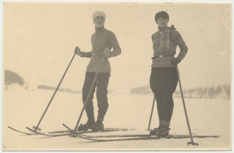 foto, Olev Kukk ja Elma Riet, suusatamas Viljandi järvel, u 1927, foto A. Kukk