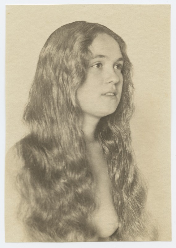 foto, Anna Uudelt (Kukk), rinnaportree, Dresden?, u 1909