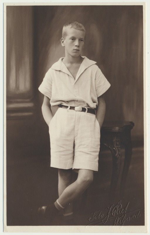 foto, Olev Kukk, täisportree, u 1924, foto J. Riet