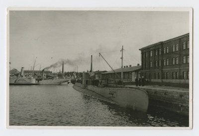 Polish submarine "Orzel", mining harbour "Suurop" and "Ristna" at Tallinn War Port  duplicate photo