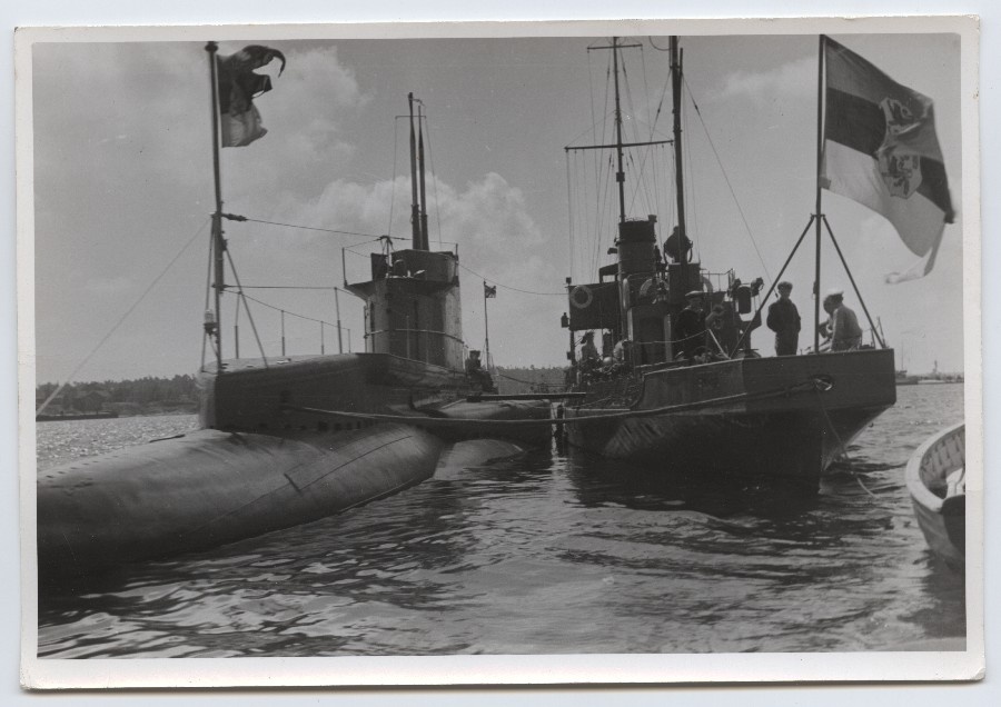 Submarine "Kalev" and torpedo boat "Sulev" in the Gulf of Tallinn.