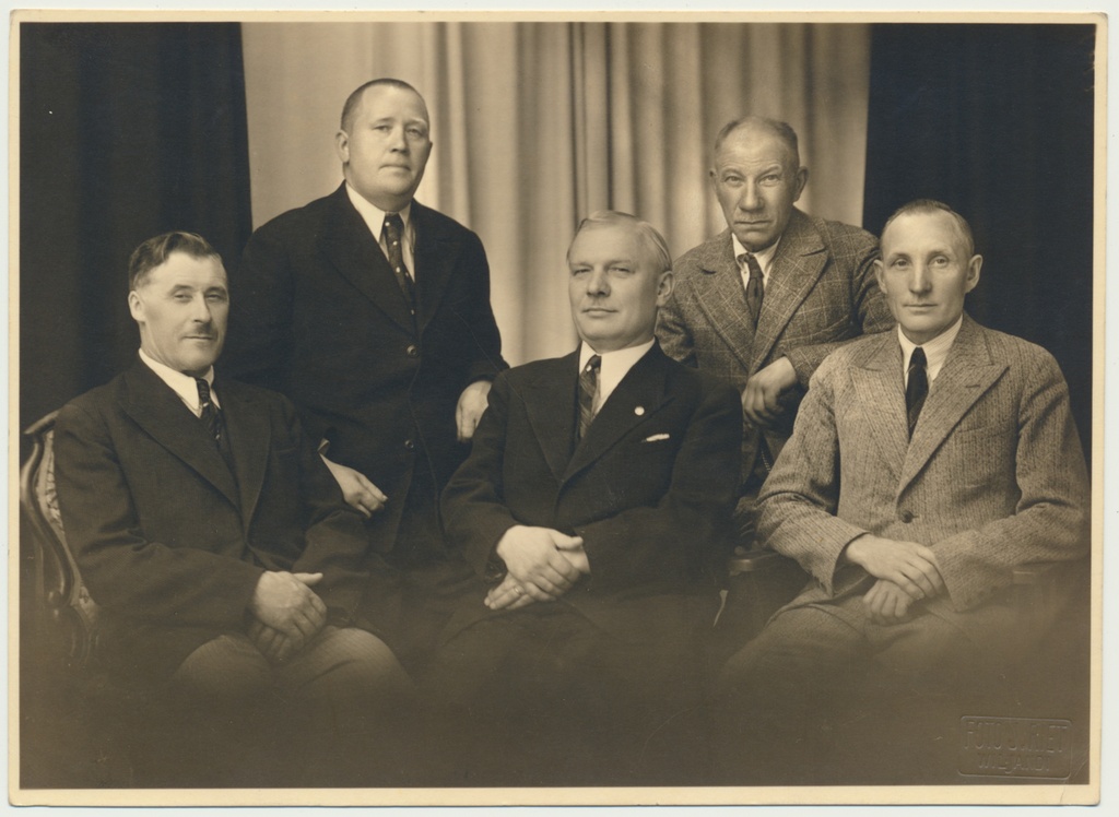 foto, Viljandi TEÜ (Tööstuse Ettevõtjate Ühisuse) juhatus, 25.06.1939, vas: Polikarpus, Kaasik, Mikk, Kivistik, Scwede, foto J. Riet (VM 9508)