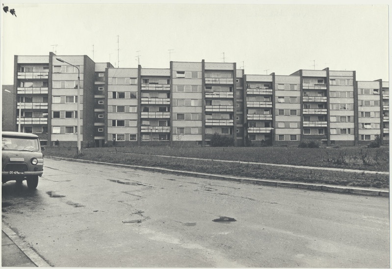 foto, Läti NSV, Cesis, uuselamurajoon, 1983