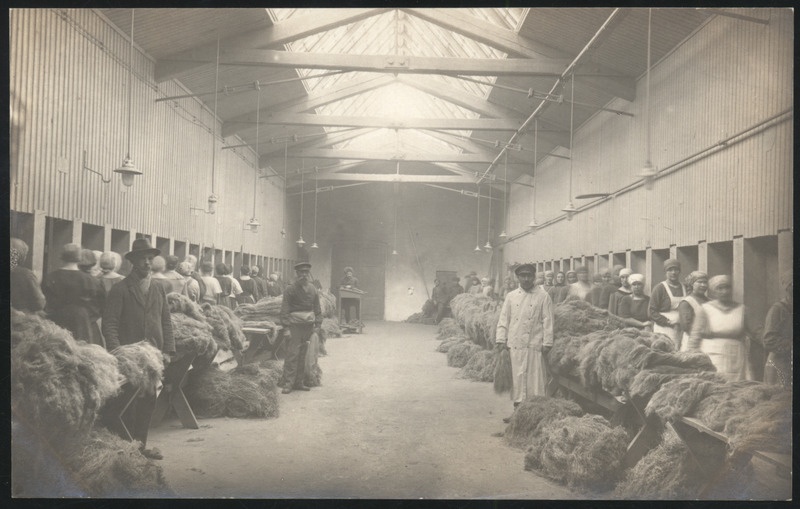 fotopostkaart, Halliste khk, Abja Linavabrik, sisevaade, linaketramisruum, u 1924