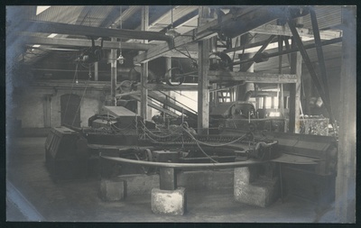 fotopostkaart, Halliste khk, Abja Linavabrik, ropsimisruum?, u 1924  duplicate photo