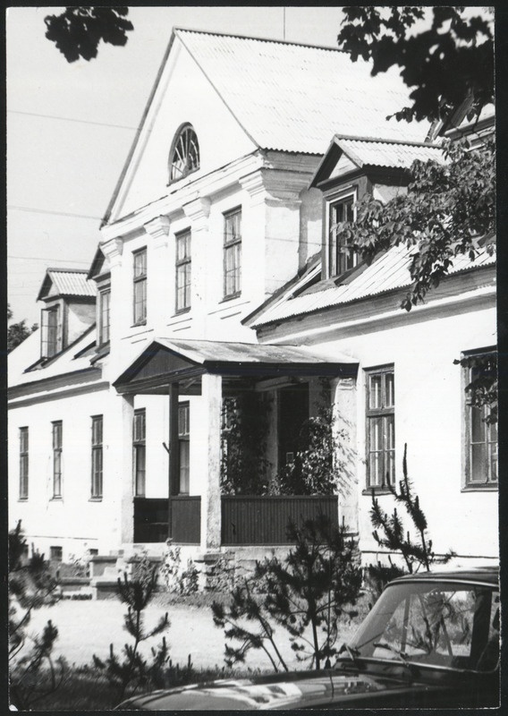 foto, Suure-Jaani khk, Lahmuse mõis, peahoone, eriinternaatkoolina, u 1975, foto K. Kerm
